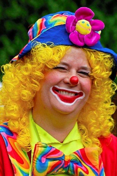 Razzle Dazzle the Clown brings the Fun and Special Memories for Kids young and old !