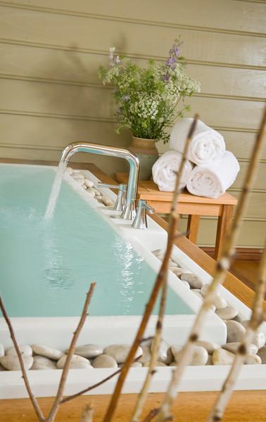 Japanese soaking tub