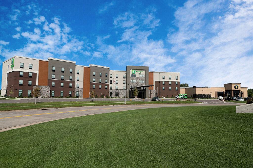 Holiday Inn & Suites Sioux Falls - Airport, an IHG Hotel