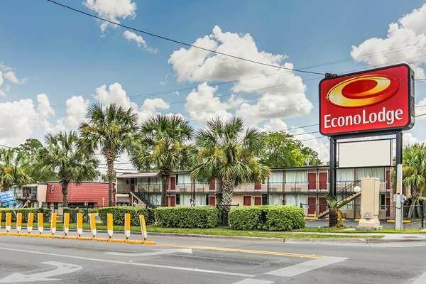 Econo Lodge North