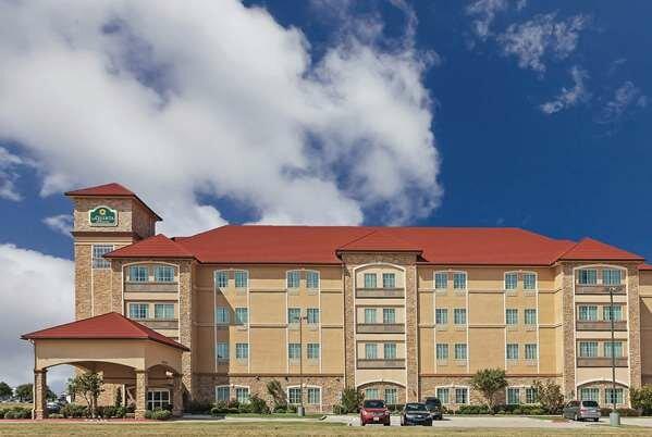 La Quinta Inn & Suites By Wyndham Allen at the Village