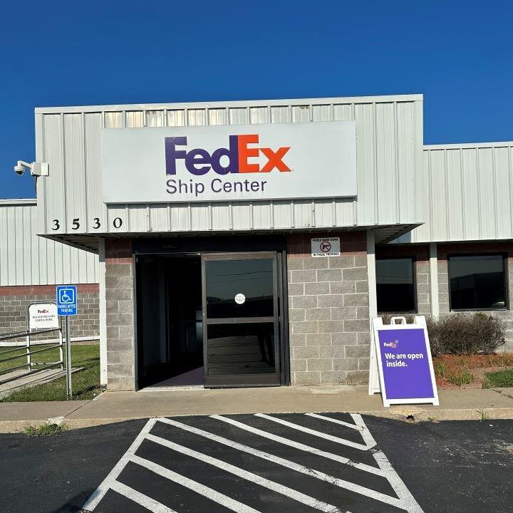 FedEx Office Print & Ship Center