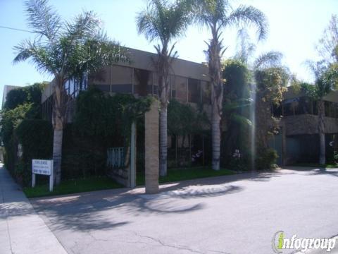 12650 Riverside Dr Office Building