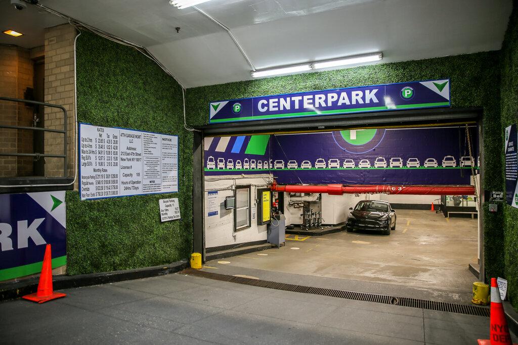 Centerpark East 47th Street Garage