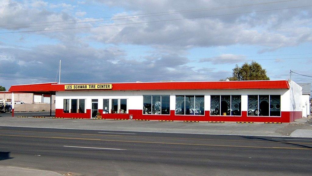 Les Schwab Tire Center