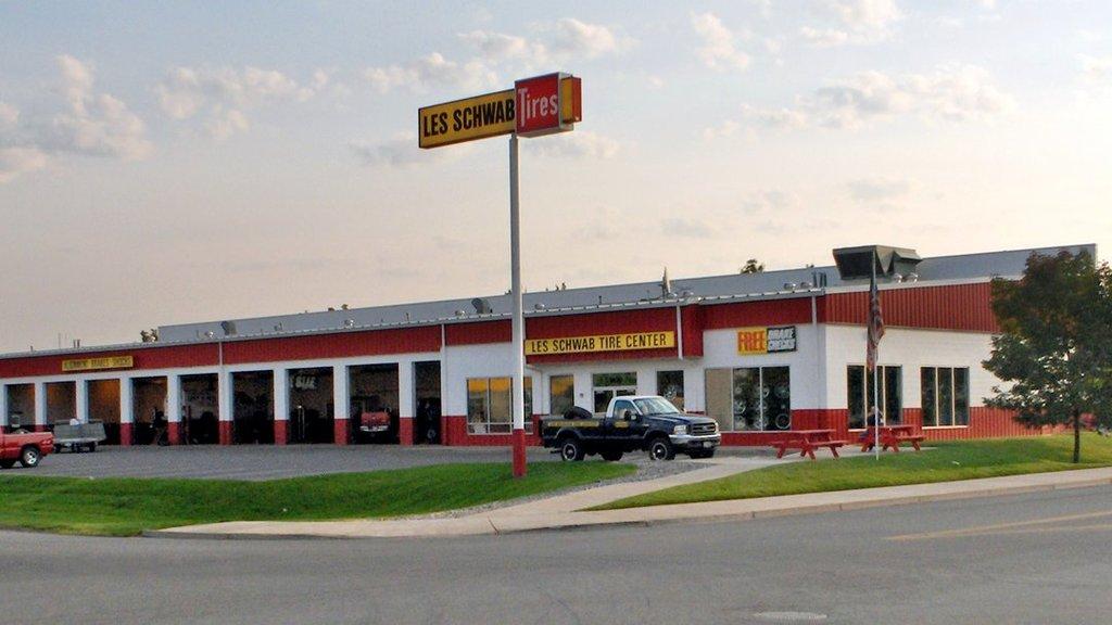 Les Schwab Tire Center