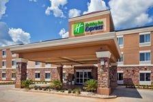 Holiday Inn Express & Suites Sikeston, an IHG Hotel