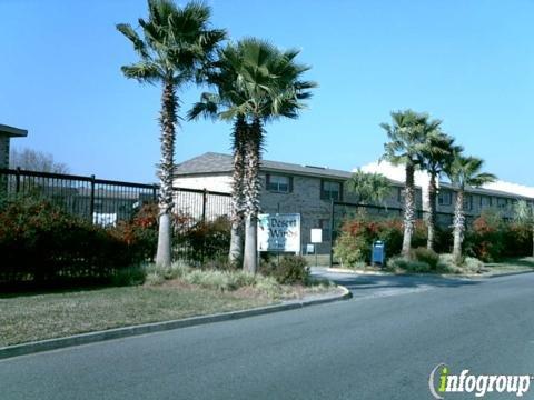 Desert Winds I & II Apartments