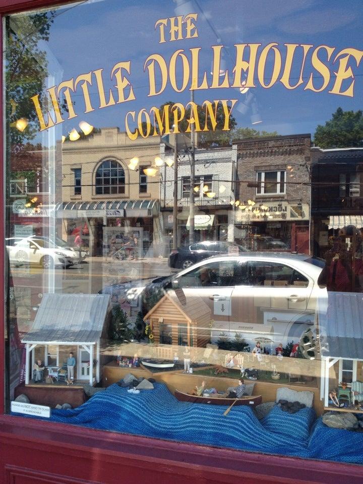 Little Dollhouse Co