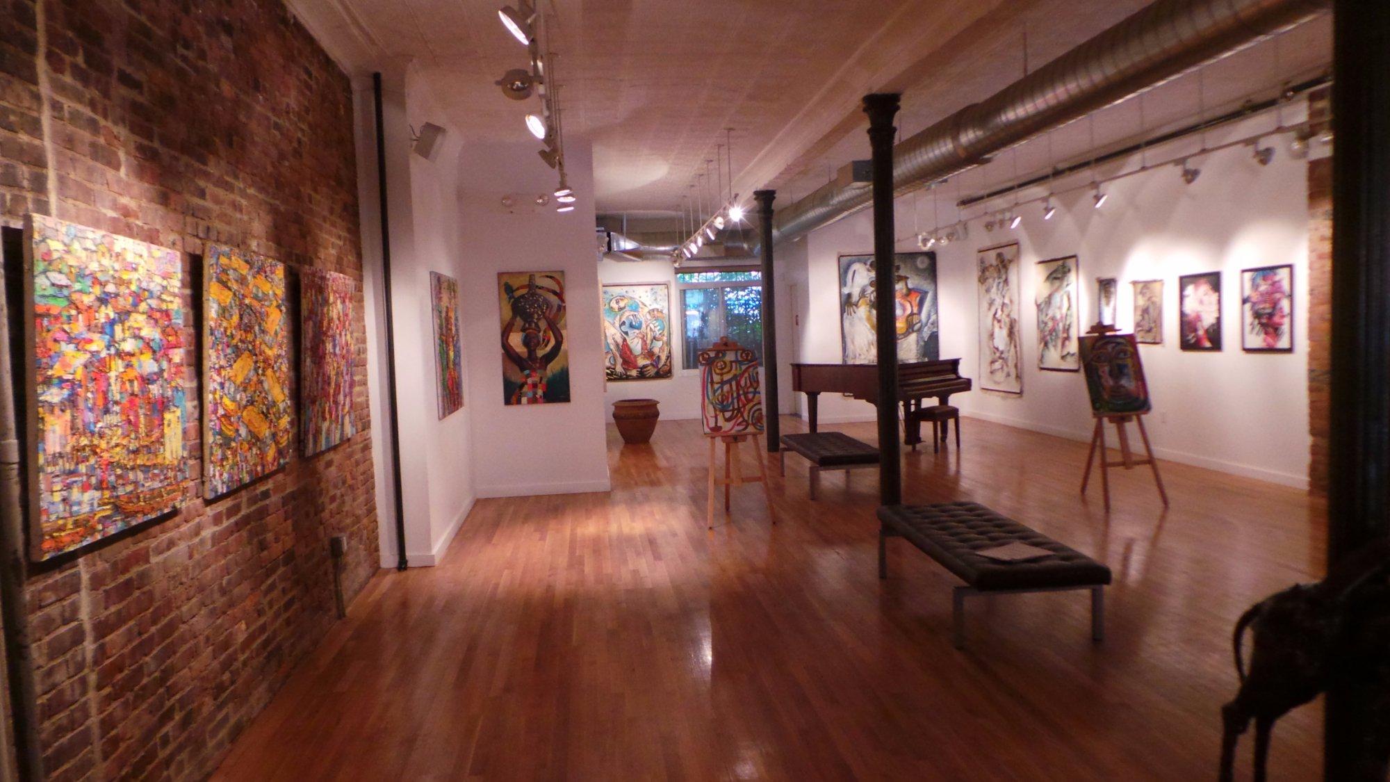 Clover's Fine Art Gallery