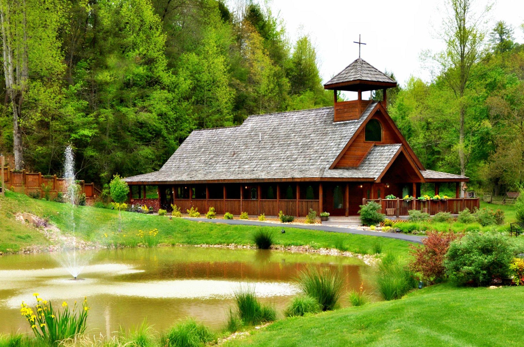 Gatlinburg's Little Log Chapel