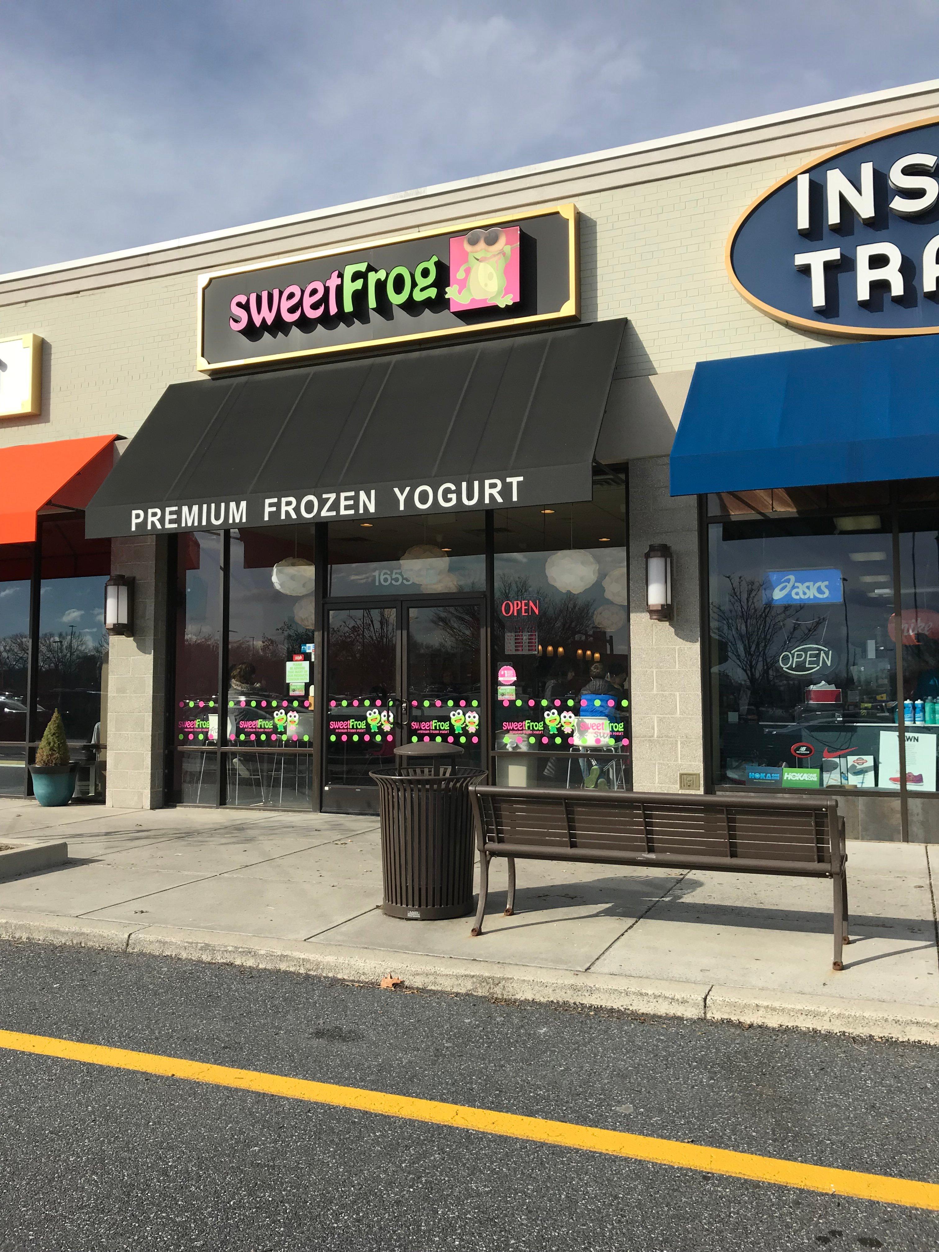 sweetFrog Premium Frozen Yogurt