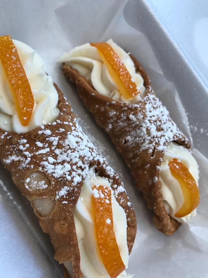 Mannino's Cannoli Express