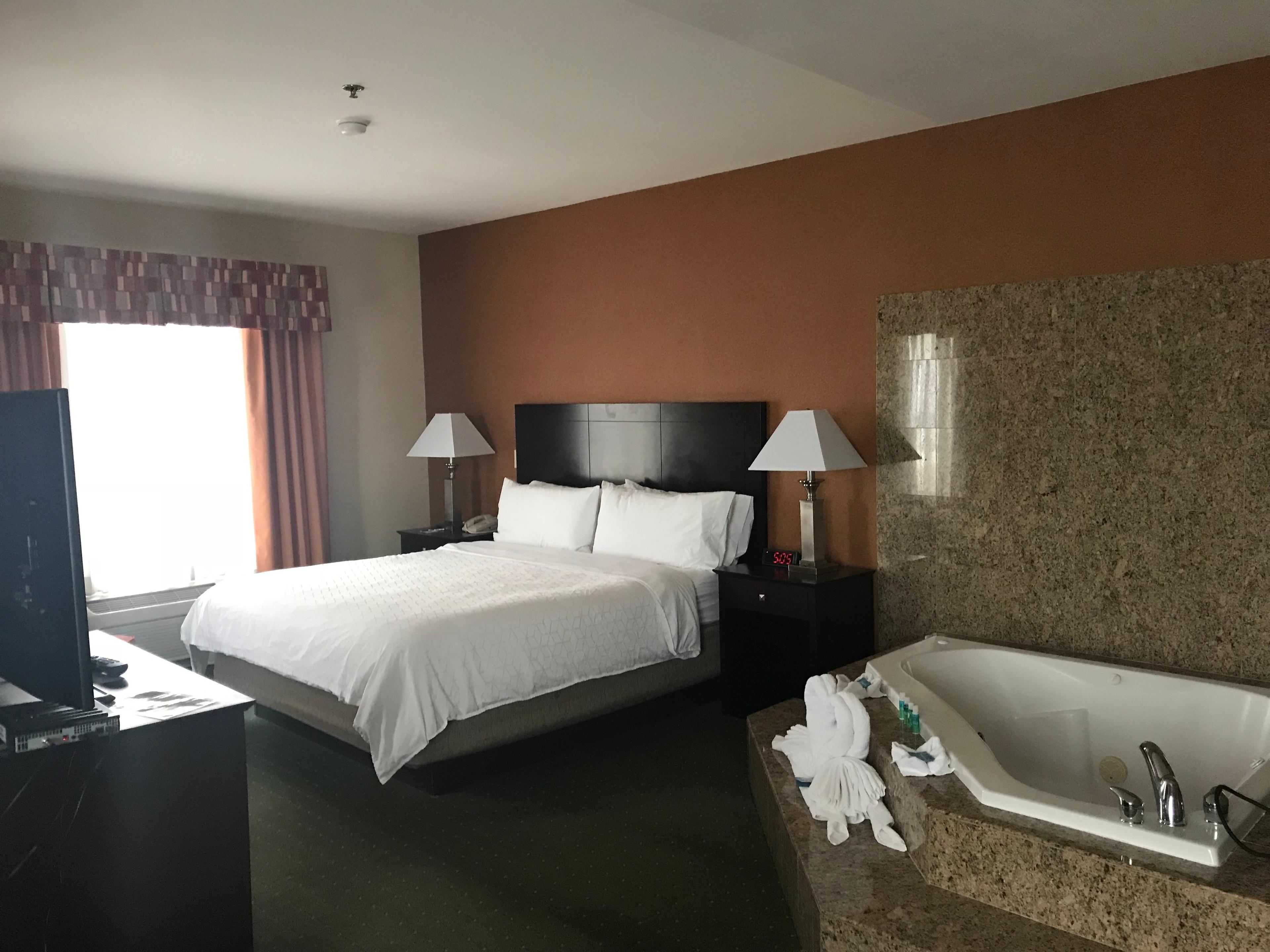 Holiday Inn Express & Suites Reno Airport, an IHG Hotel