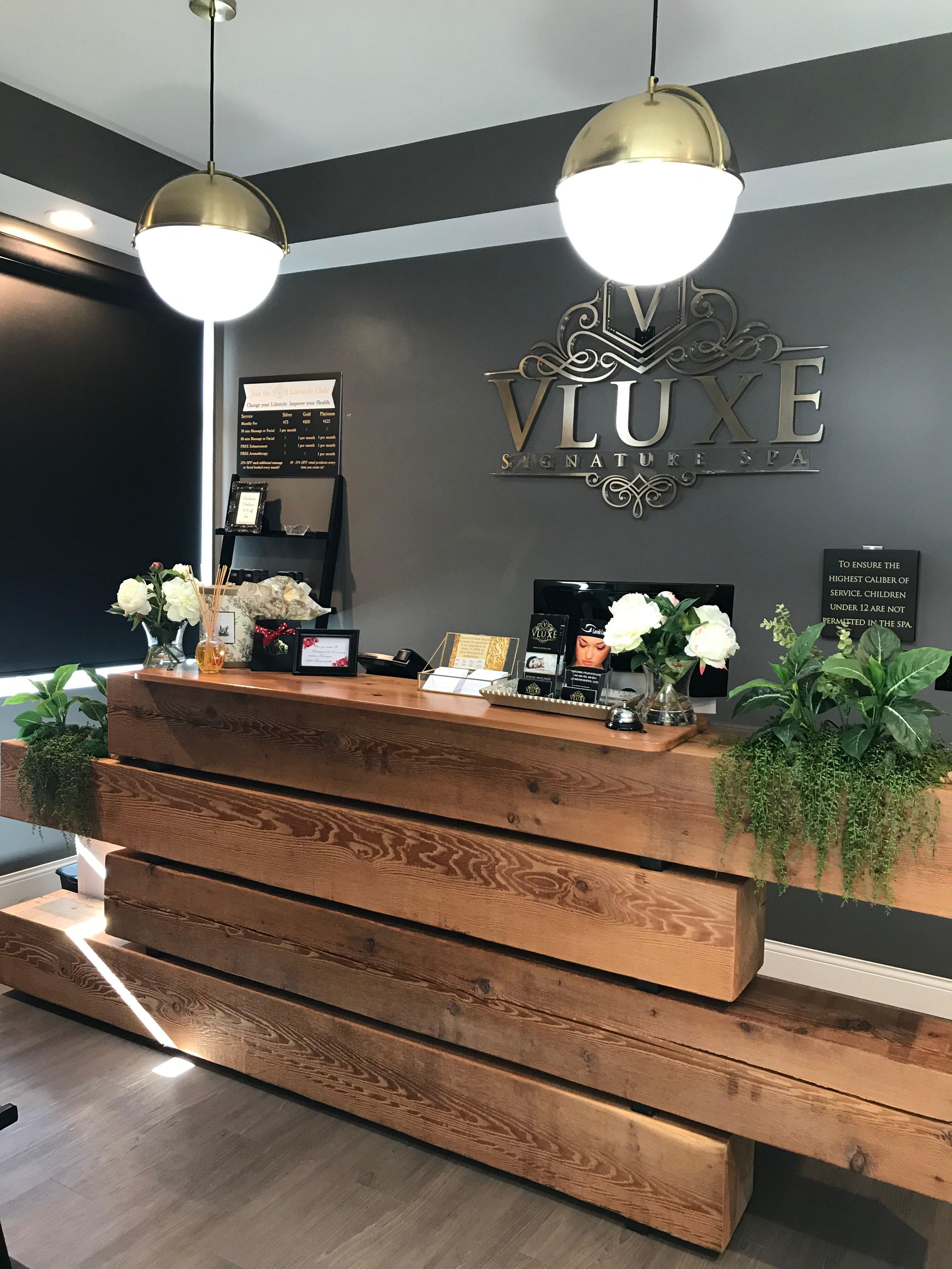 VLUXE  Signature  Spa