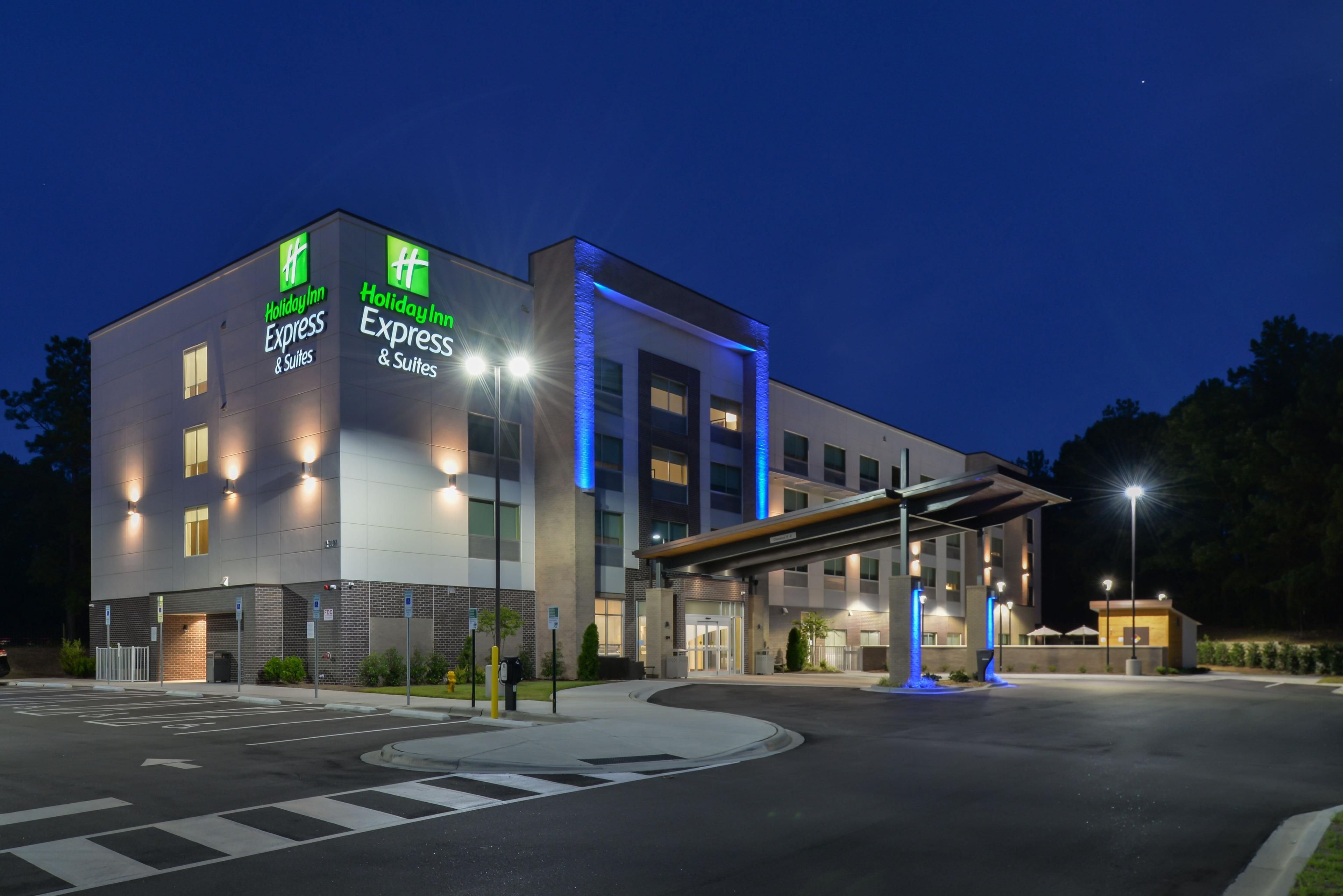 Holiday Inn Express & Suites Charlotte - Ballantyne, an IHG Hotel