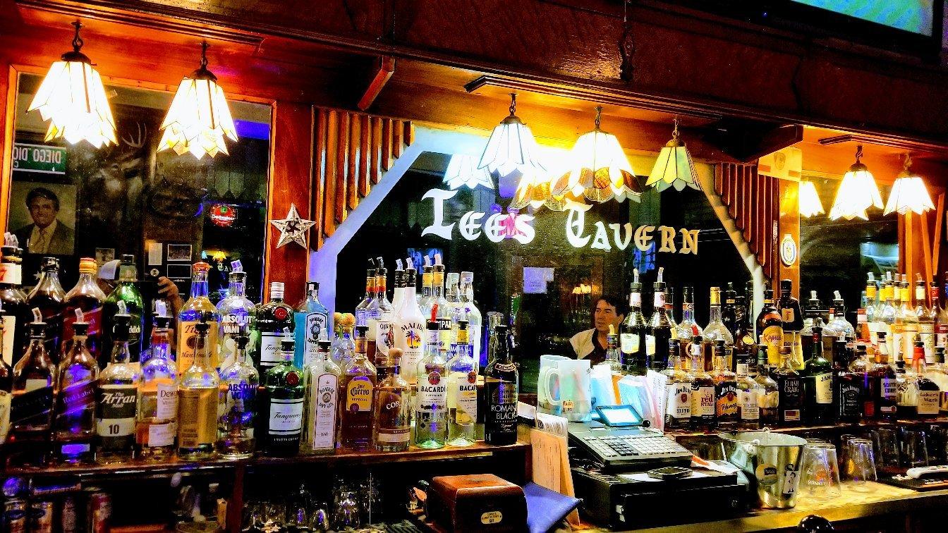 Lee's Tavern