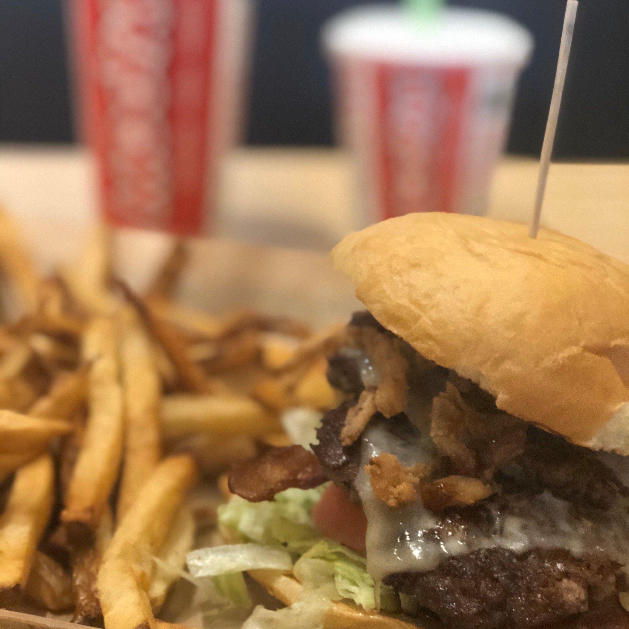 MOOYAH Burgers, Fries & Shakes