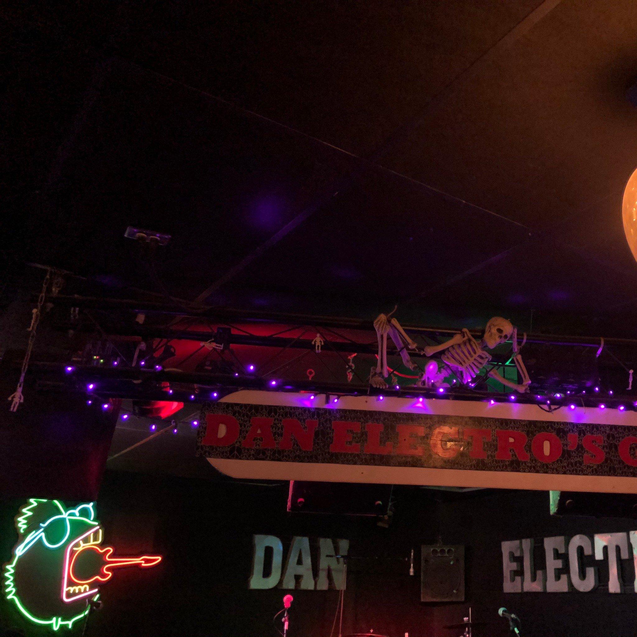 Dan Electros Guitar Bar