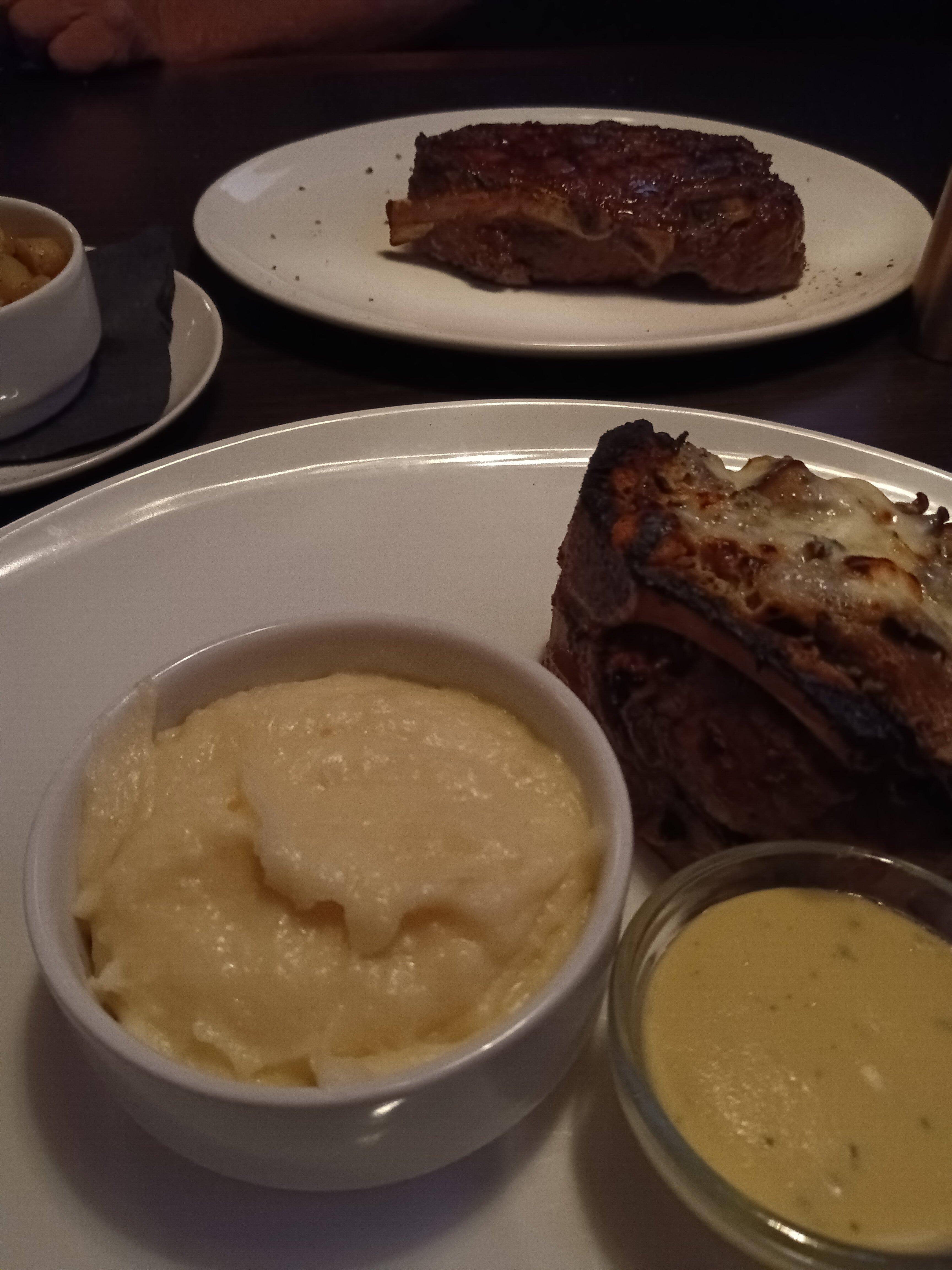 Lewis Steakhouse