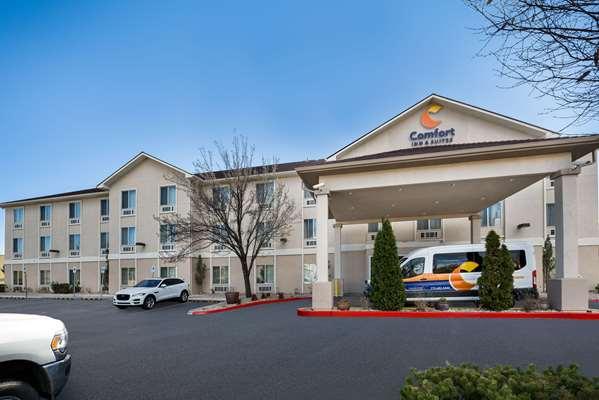 Comfort Inn & Suites Airport Convention Center