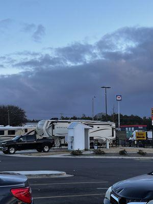 RV overnight parking with fenced in dog area