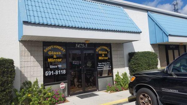 Our storefront at 5475 Shirley Street, Naples, FL. Come on in, we'll be happy to help you with all your glass and mirror needs.