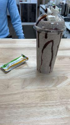 Oreo smoothie and herbal life protein bar.