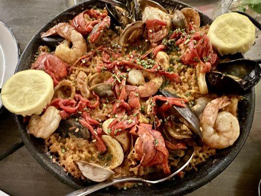 Seafood paella