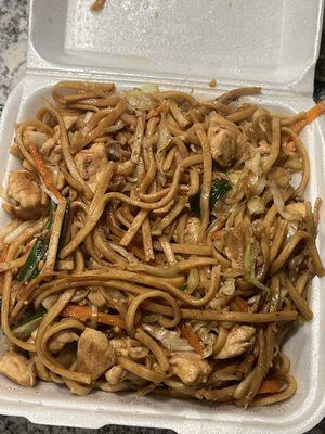 Chicken lo mein