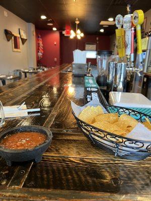 Chips and amazing salsa.