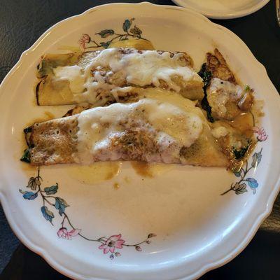 Spinach & mushroom crepes with Swiss chese