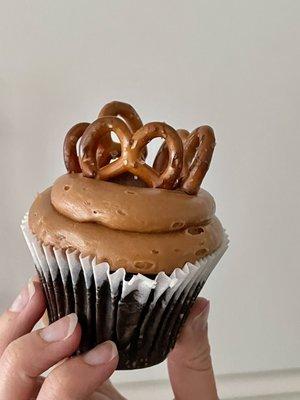 Caramel Crunch Cupcake