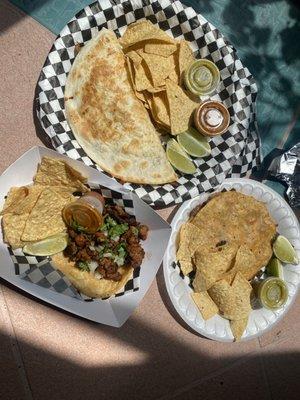 Quesadilla (top 7), tacos (L. 3), mulita (r. 7)