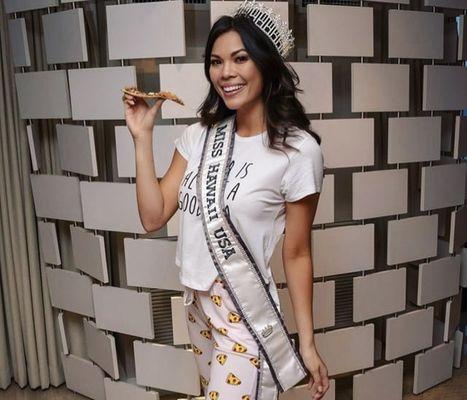 Julie Chu, Miss Hawaii USA loving Mama Manoa Pizza!