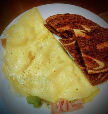 Western omelet and rye swirl toast