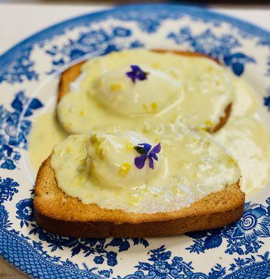 Creamed leeks & Poached Eggs