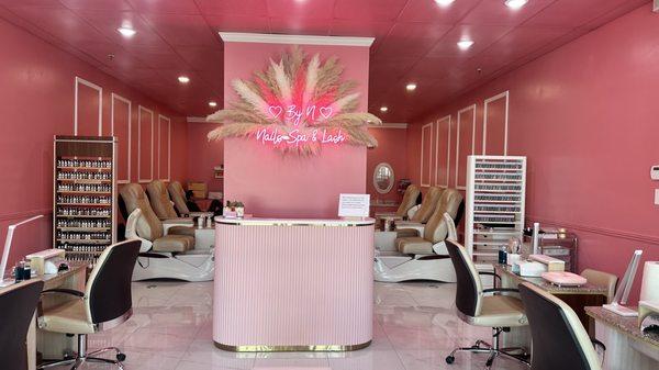 Inside salon , so beauty