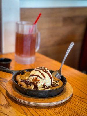 Skillet Chocolate Chip Cookie