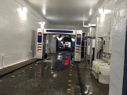 Brand-new car wash