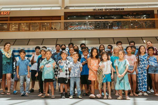 Kapena students singing at a ho'ike