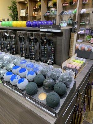 Bath Bomb display