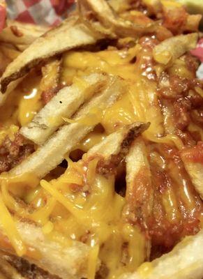 Love the tiny cut fries. Chili cheese fries are very yummy.