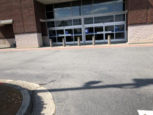 Entrance looks just like all other Best Buy doors.