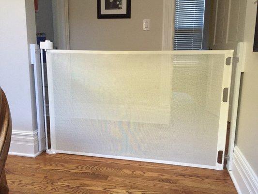 Mesh Retractable Gate