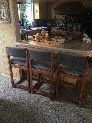 The new fabric and repairs to my bar stools is wonderful. Thank you.