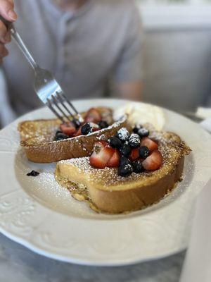 Le Paris Brest Cafe