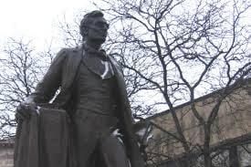 Lincoln's statue was created to give people hope and to remind them of their freedom.