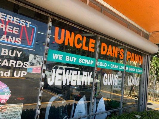 Uncle dans pawn shop!