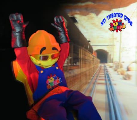 Freddy having FUN on an XD Theater Ride at Funworks